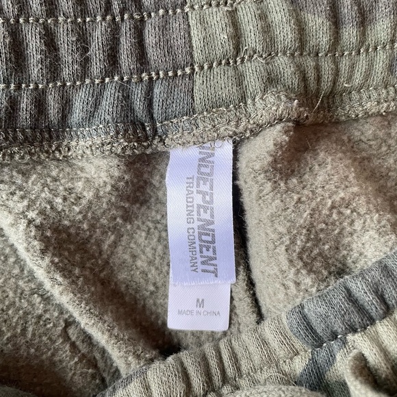 Green Camouflage Sweatpants Basic Babe - Picture 7 of 9